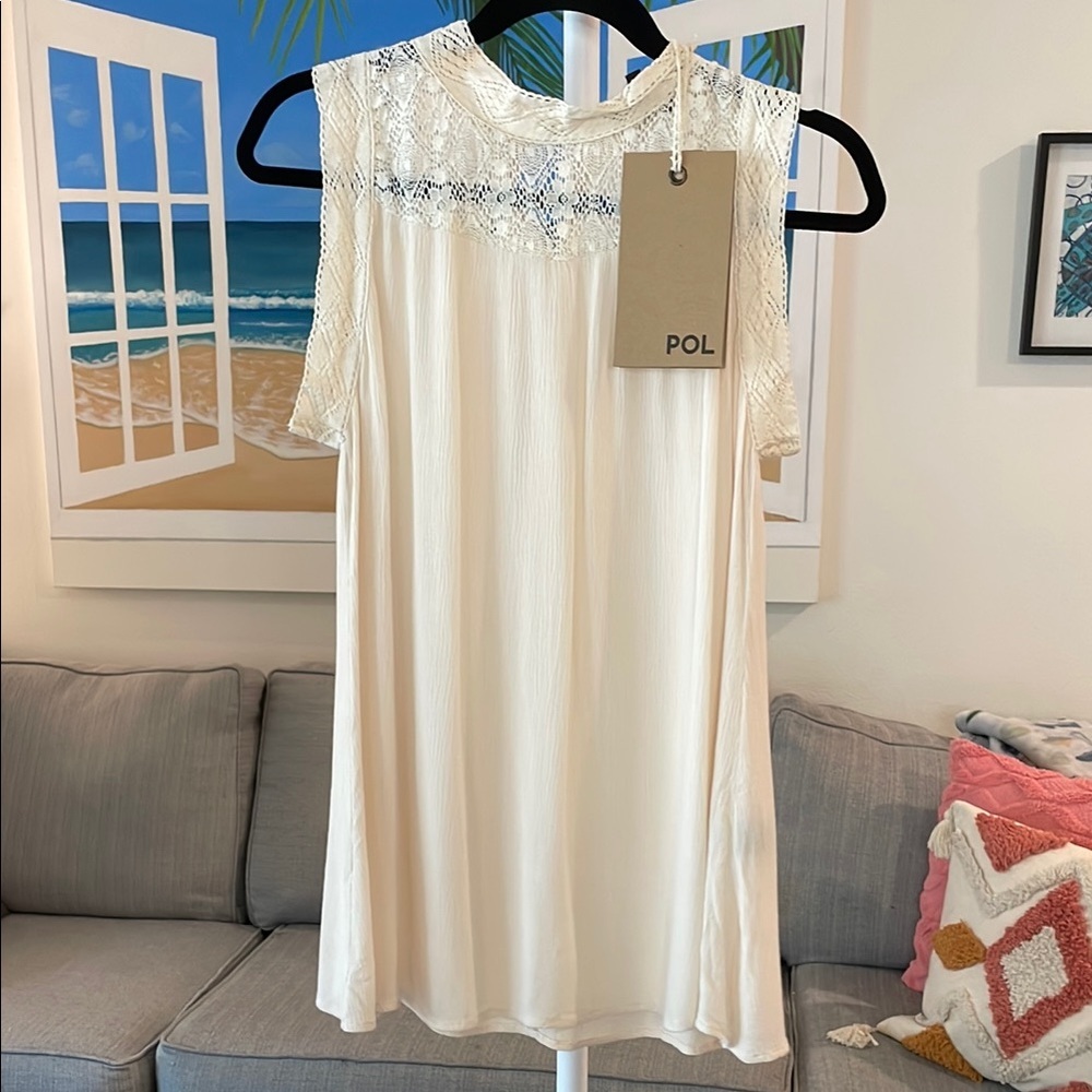 POL Cream Lace Sleeveless Blouse